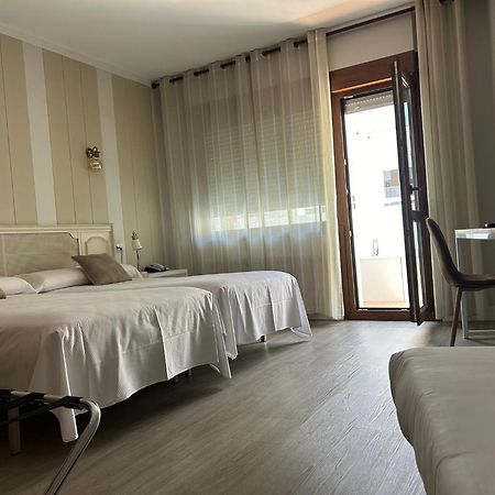 Hotel Marques De Santillana Torrelavega Exterior photo