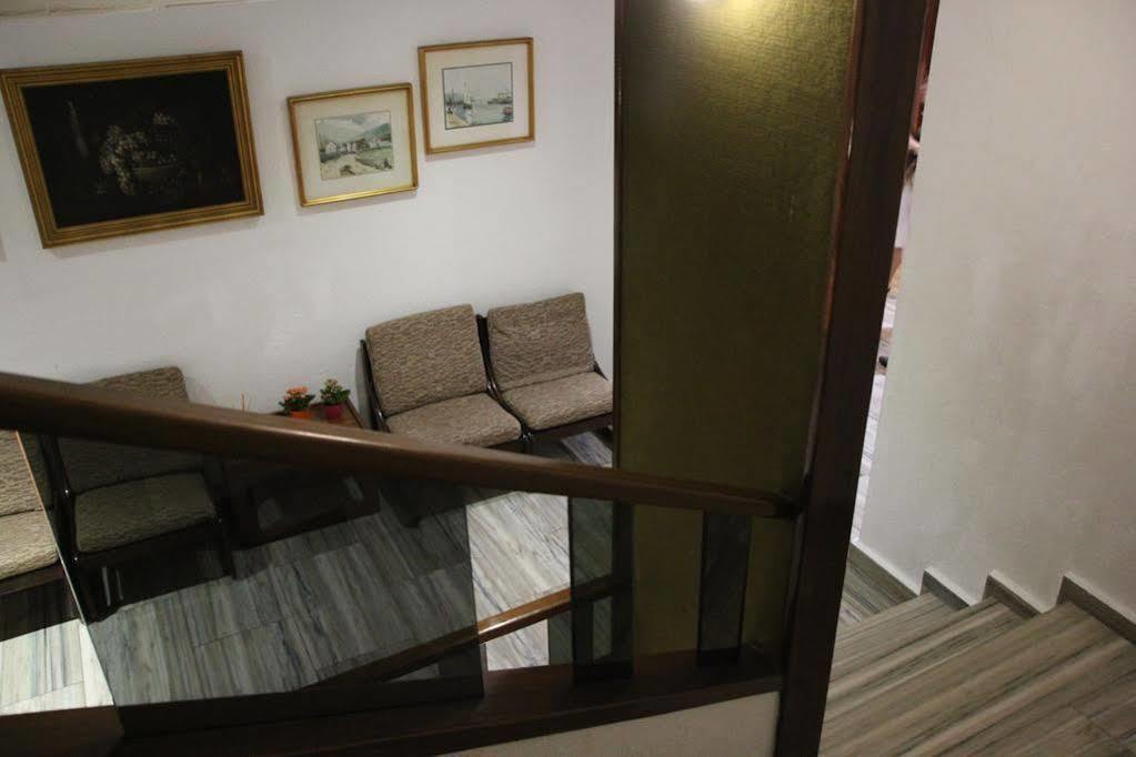Hotel Marques De Santillana Torrelavega Exterior photo