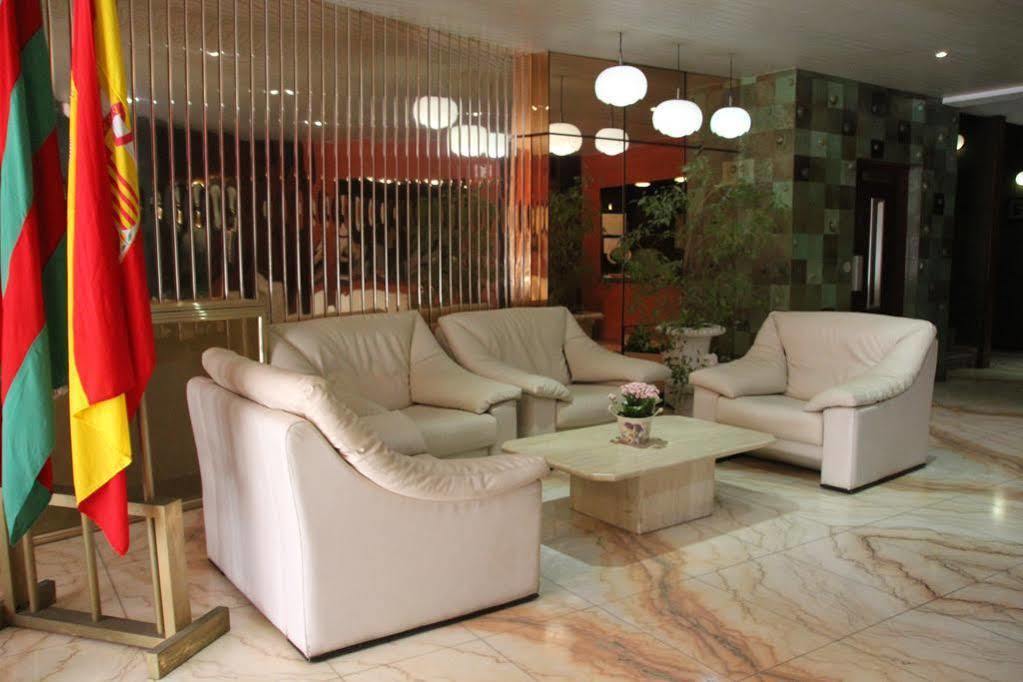 Hotel Marques De Santillana Torrelavega Exterior photo